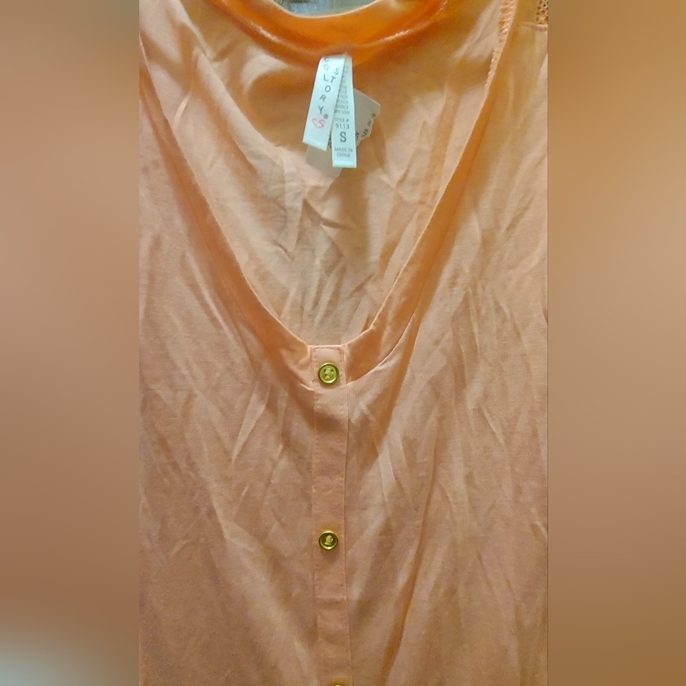 Pretty Orange Top - Picture 2 of 2
